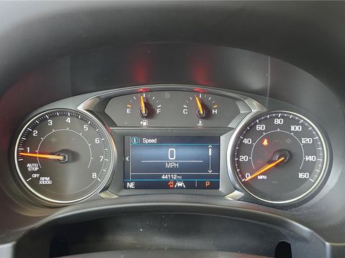 Used 2023 GMC Terrain SLE w/ Driver Convenience Package FWD image 10