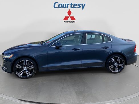 Used 2020 Volvo S60 T5 Inscription FWD image 2