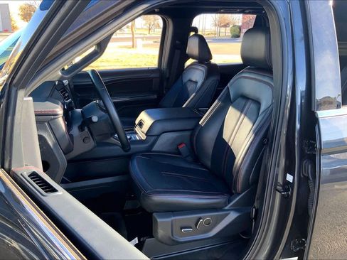 Used 2024 Ford Expedition Limited image 7
