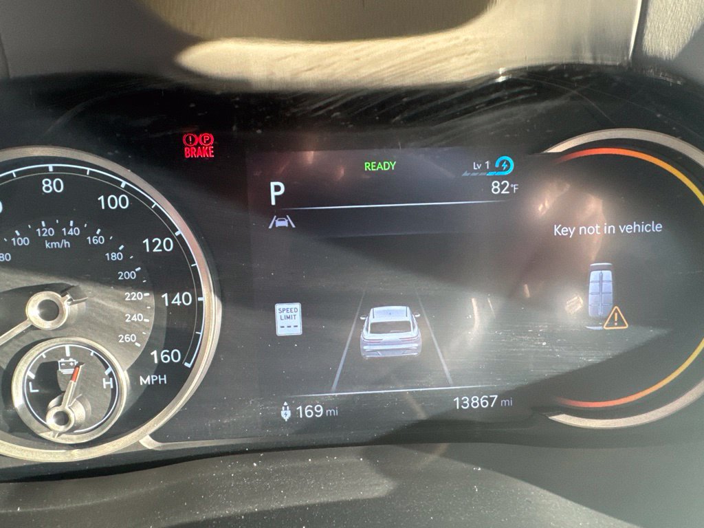 Used 2024 Genesis Electrified GV70 AWD/4WD image 16