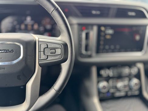 Used 2023 GMC Yukon Denali image 8
