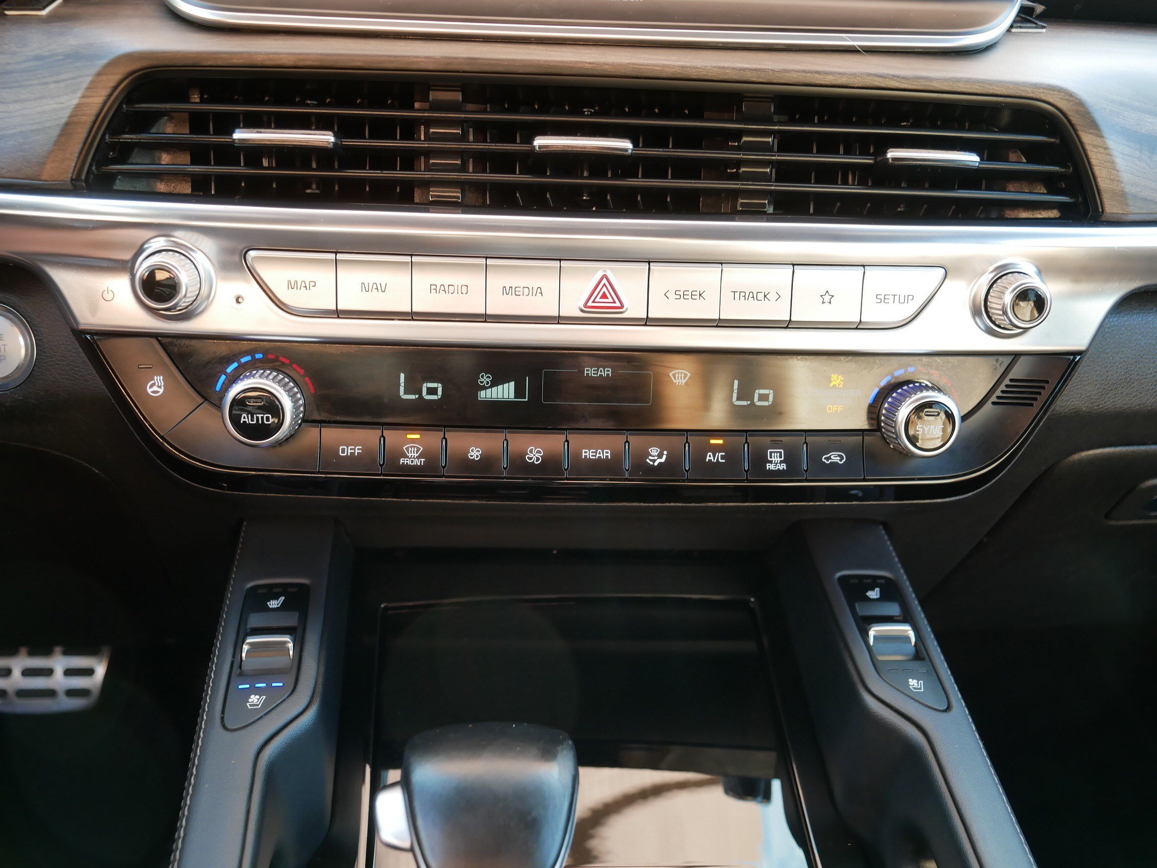 Certified 2021 Kia Telluride SX w/ SX Prestige Package AWD/4WD image 23