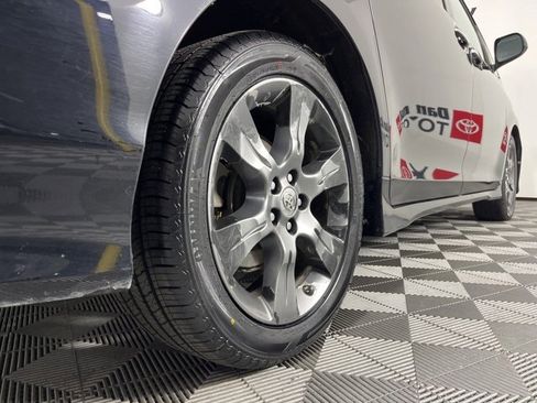 Used 2016 Toyota Sienna SE image 21