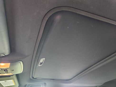 Used 2018 Toyota RAV4 SE image 31