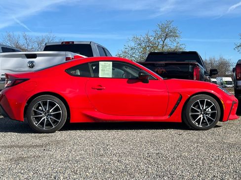 Used 2025 Toyota GR86 w/ ALL Weather Mat Package (TMS) image 9