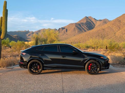 Used 2021 Lamborghini Urus AWD/4WD image 14