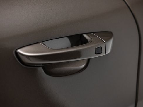 Used 2014 Porsche Cayenne S image 19