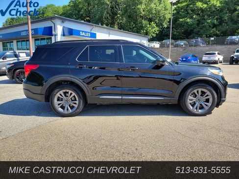 Used 2022 Ford Explorer XLT w/ Equipment Group 202A AWD/4WD image 6