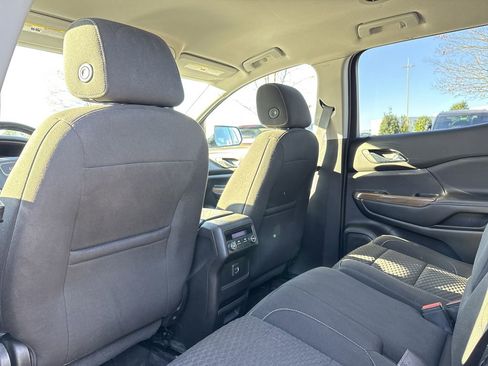 Used 2019 GMC Acadia SLE image 13