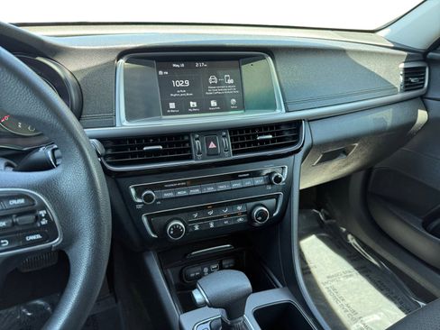 Used 2018 Kia Optima LX FWD image 12