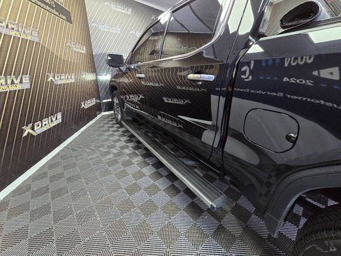 Used 2023 GMC Sierra 1500 Denali Ultimate image 9