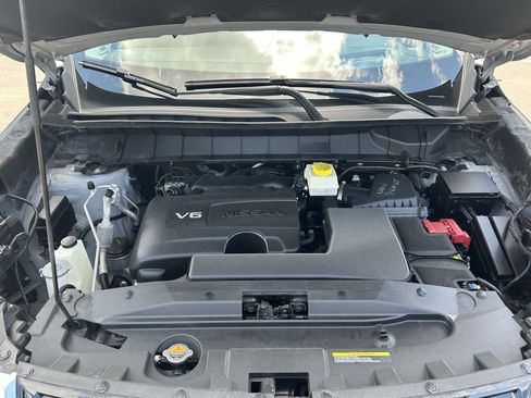 Used 2022 Nissan Pathfinder Platinum w/ Cargo Package AWD/4WD image 12
