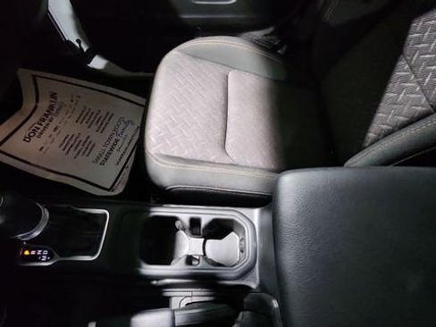 Used 2025 Jeep Gladiator Mojave image 24