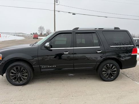 Used 2016 Lincoln Navigator Select AWD/4WD image 8