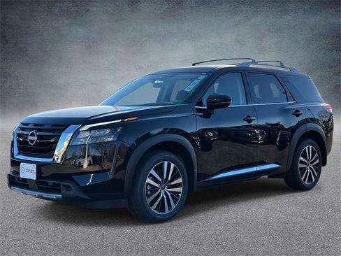 New 2025 Nissan Pathfinder Platinum w/ Cargo Package image 5