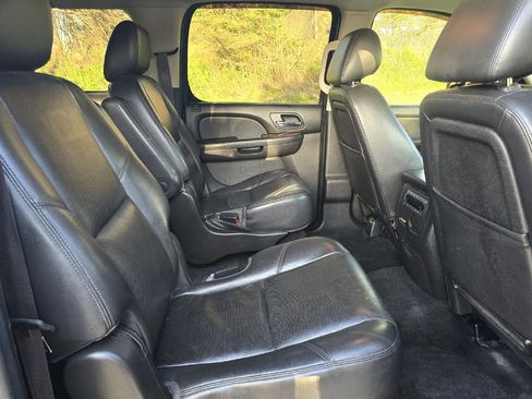 Used 2013 Chevrolet Suburban LTZ AWD/4WD image 15