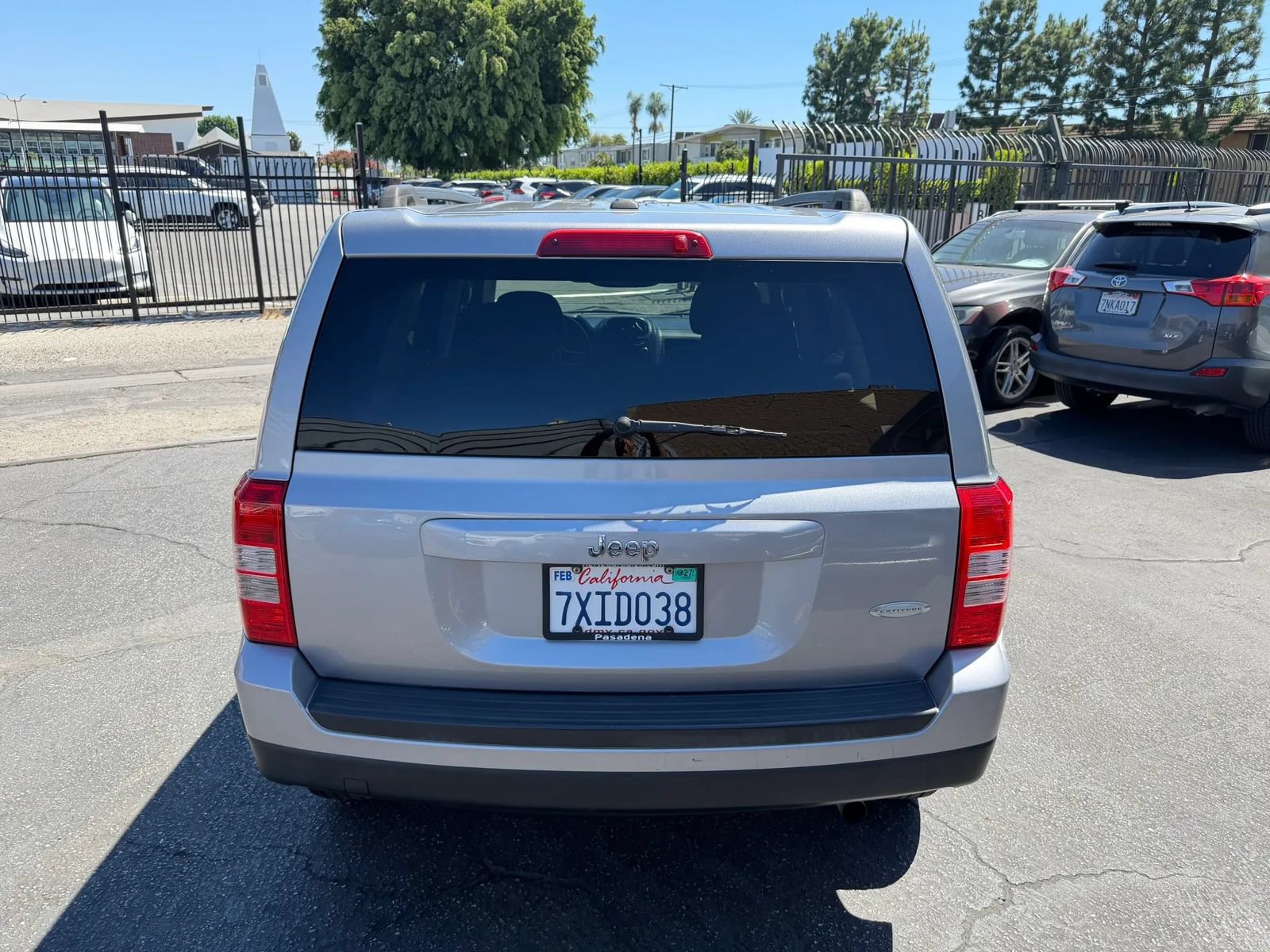 Used 2016 Jeep Patriot Latitude FWD image 11