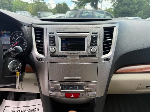 Used 2013 Subaru Outback 2.5i Limited AWD/4WD image 19