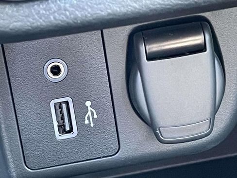 Used 2025 Nissan Versa S w/ Trunk Package image 28