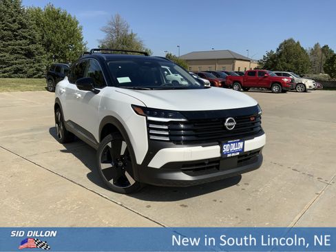 New 2026 Nissan Kicks SR w/ Cold Weather Package image 2