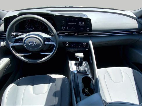 Used 2023 Hyundai Elantra SEL FWD image 14