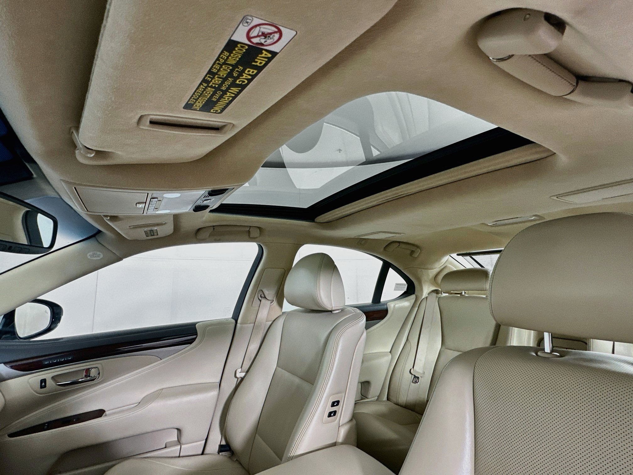 Used 2015 Lexus LS 460 w/ Comfort Package RWD image 26