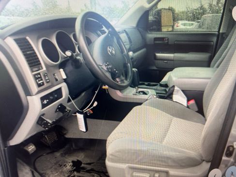 Used 2010 Toyota Tundra 4x4 Double Cab image 4
