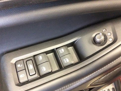 Used 2024 Jeep Grand Cherokee L Laredo image 14