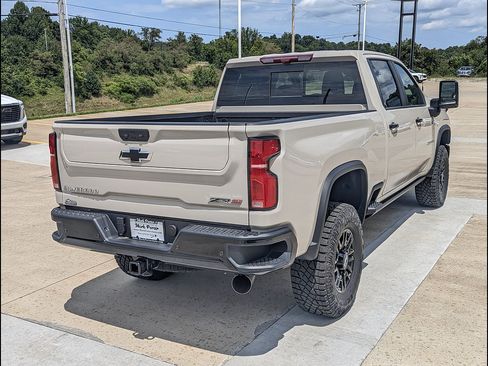 New 2026 Chevrolet Silverado 2500 ZR2 AWD/4WD image 7