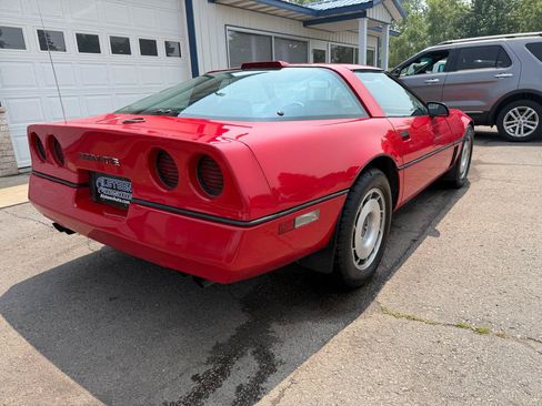 Used 1987 Chevrolet Corvette Coupe RWD image 3
