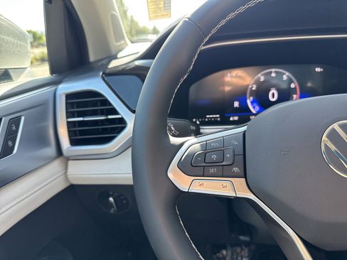 New 2026 Volkswagen Taos SE AWD/4WD image 29