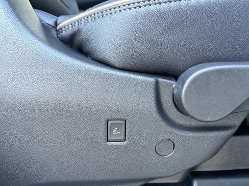 New 2026 Chevrolet Traverse High Country image 18