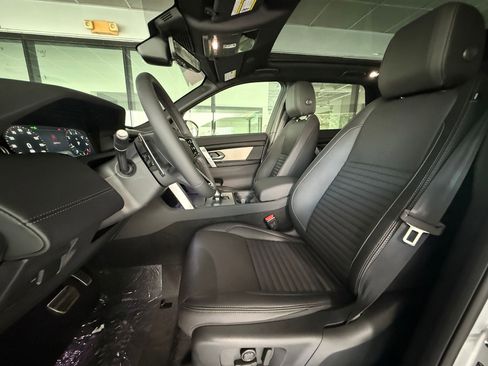 New 2026 Land Rover Discovery Sport Landmark AWD/4WD image 4