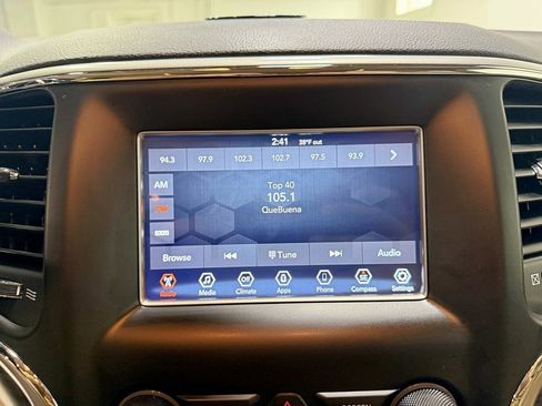 Used 2019 Jeep Grand Cherokee Laredo image 17