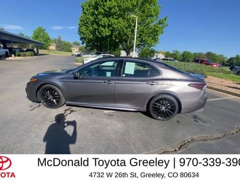 Used 2021 Toyota Camry XSE FWD image 4