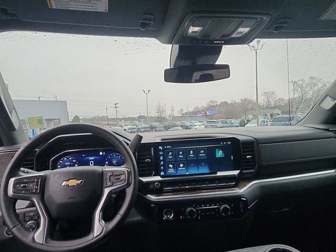 Used 2023 Chevrolet Silverado 1500 LT image 17