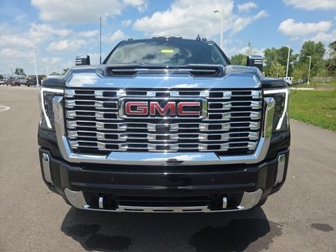 Used 2024 GMC Sierra 2500 Denali w/ Denali Reserve Package AWD/4WD image 3