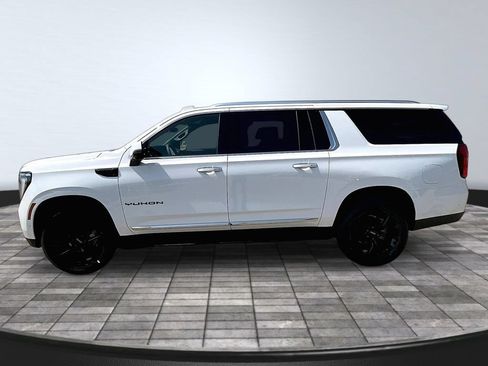 New 2026 GMC Yukon XL Elevation w/ Elevation Premium Package AWD/4WD image 15