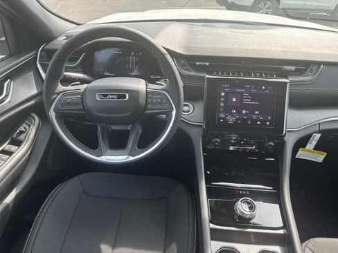 New 2026 Jeep Grand Cherokee Laredo X image 18