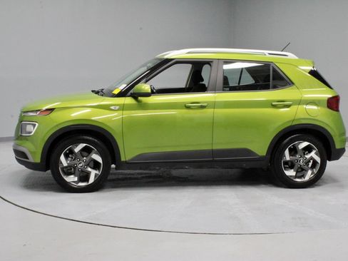 Used 2024 Hyundai Venue SEL FWD image 8