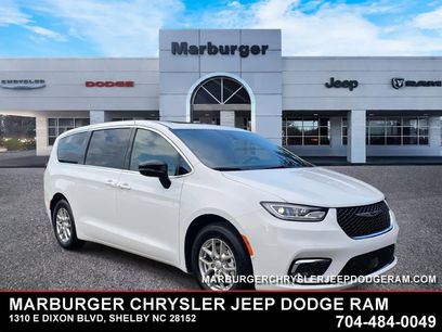 New 2026 Chrysler Pacifica Select