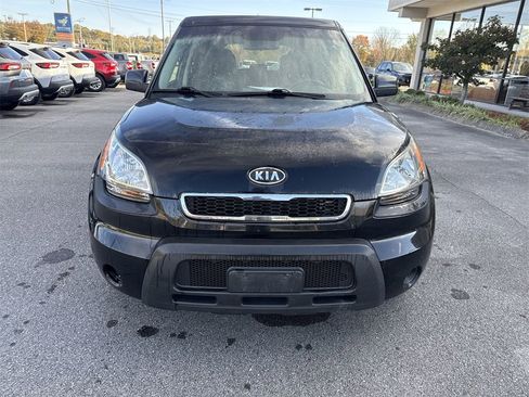 Used 2011 Kia Soul + image 2