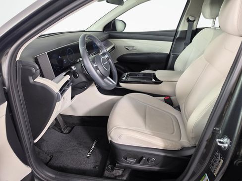 Used 2025 Hyundai Tucson SEL AWD/4WD image 28