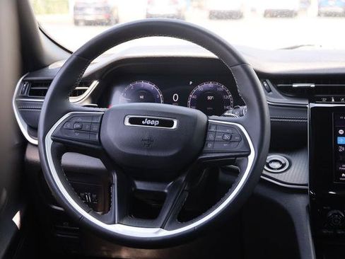 Used 2024 Jeep Grand Cherokee Altitude AWD/4WD image 29