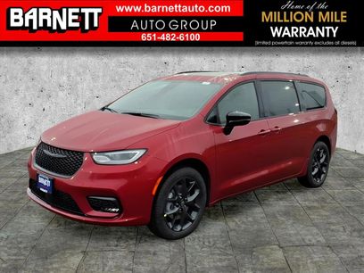 New 2026 Chrysler Pacifica Limited