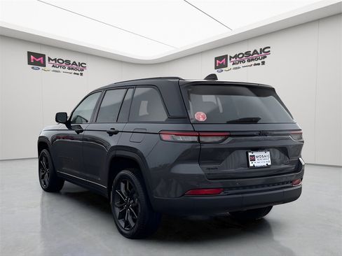 New 2025 Jeep Grand Cherokee Limited image 5