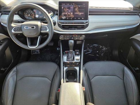 Used 2022 Jeep Compass Limited w/ Sun and Sound Group AWD/4WD image 18