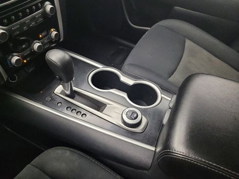 Used 2019 Nissan Pathfinder S image 26