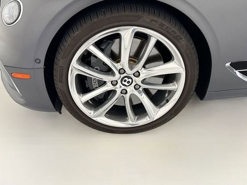 Used 2022 Bentley Continental GT image 27
