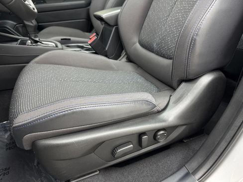 Used 2025 Subaru Forester Premium AWD/4WD image 34